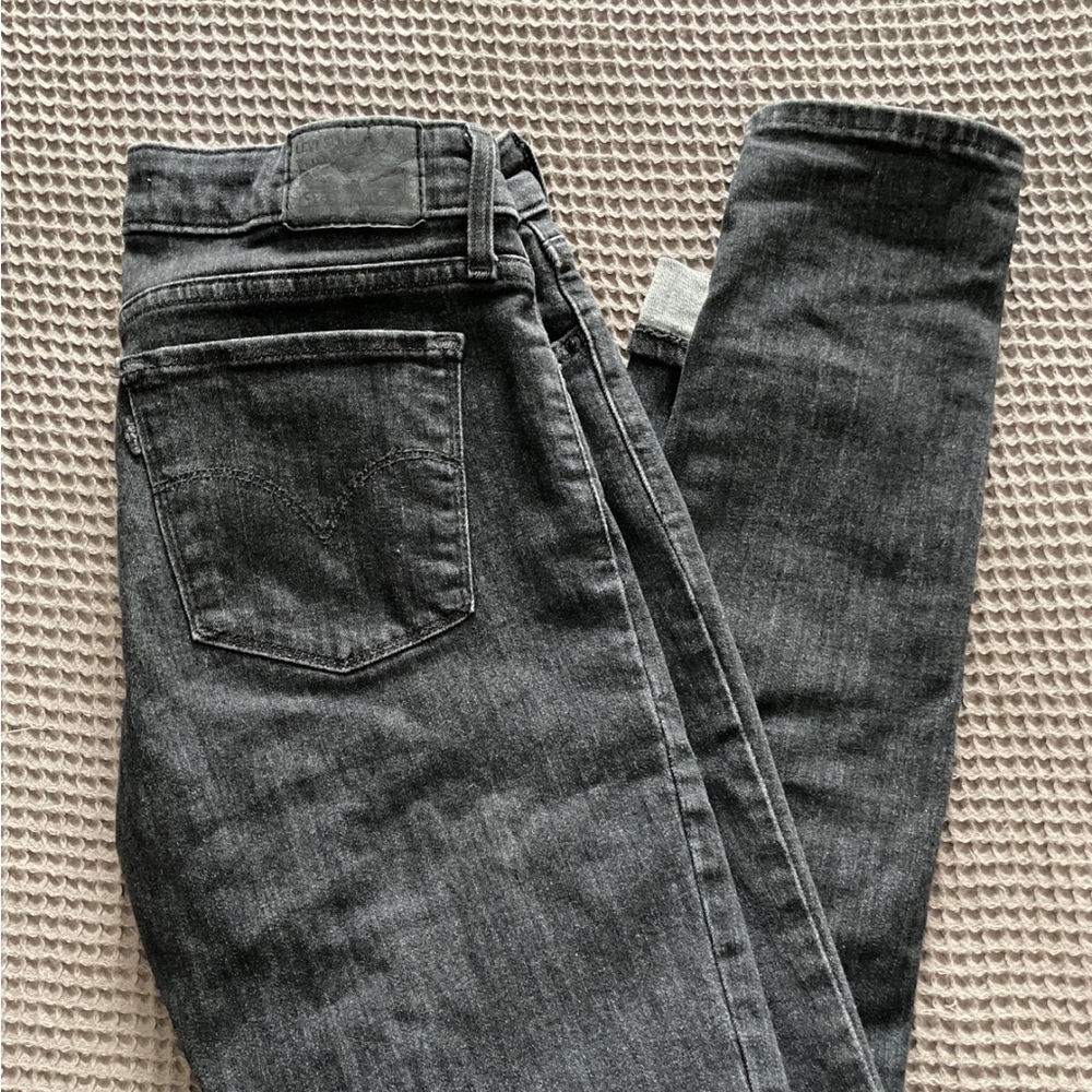 Levi’s skinny jeans size 27